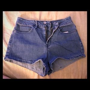 Pacsun bullhead blue jean high rise shorts size 25